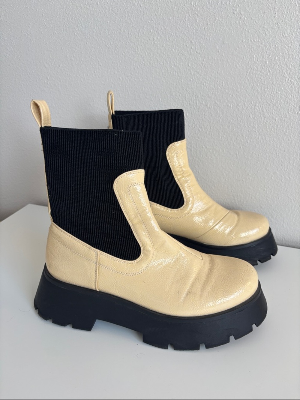 Sam Edelman Leslie Circus Lug-Sole Chelsea Booties size 8 chunky leather y2k